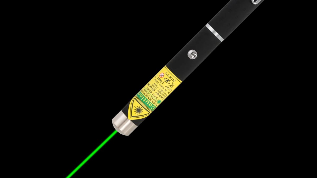 Come allontanare i piccioni con il laser: guida pratica per balconi e tetti